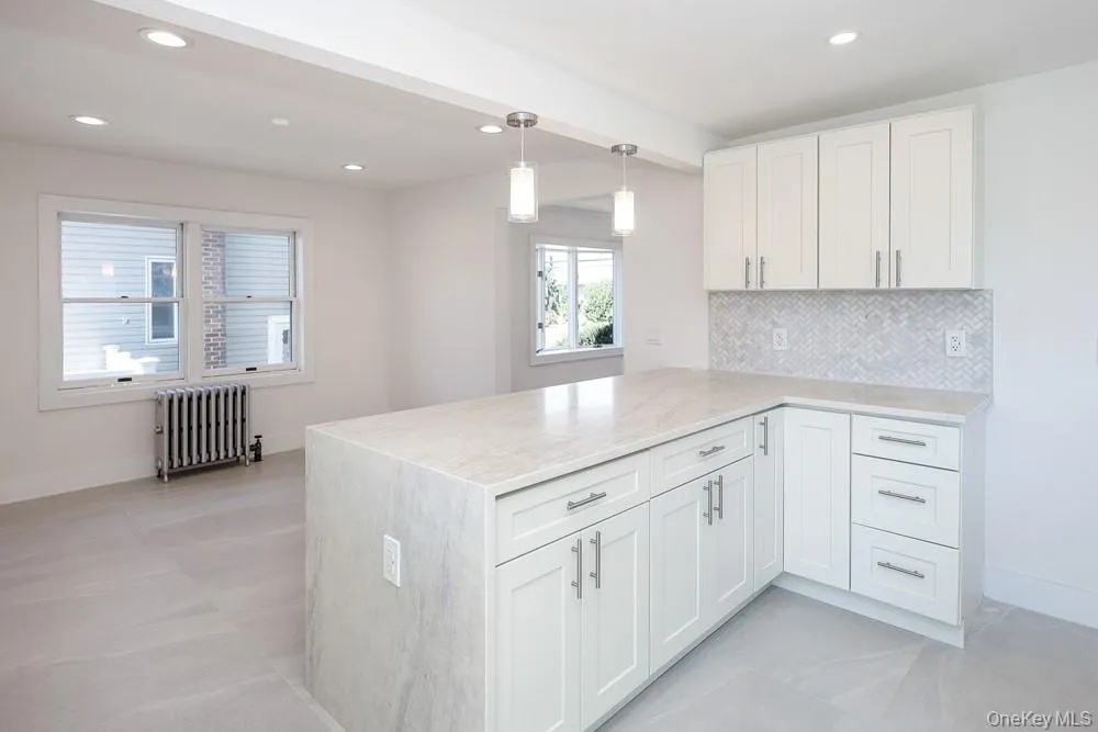 17 Ray Street Freeport, NY 11520