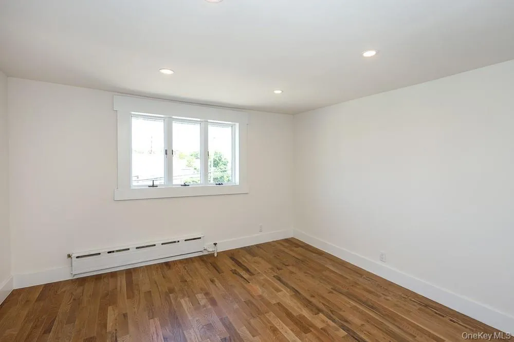 17 Ray Street Freeport, NY 11520