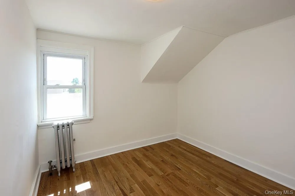 17 Ray Street Freeport, NY 11520