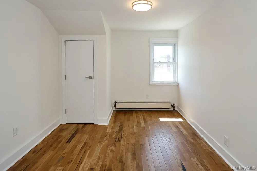 17 Ray Street Freeport, NY 11520