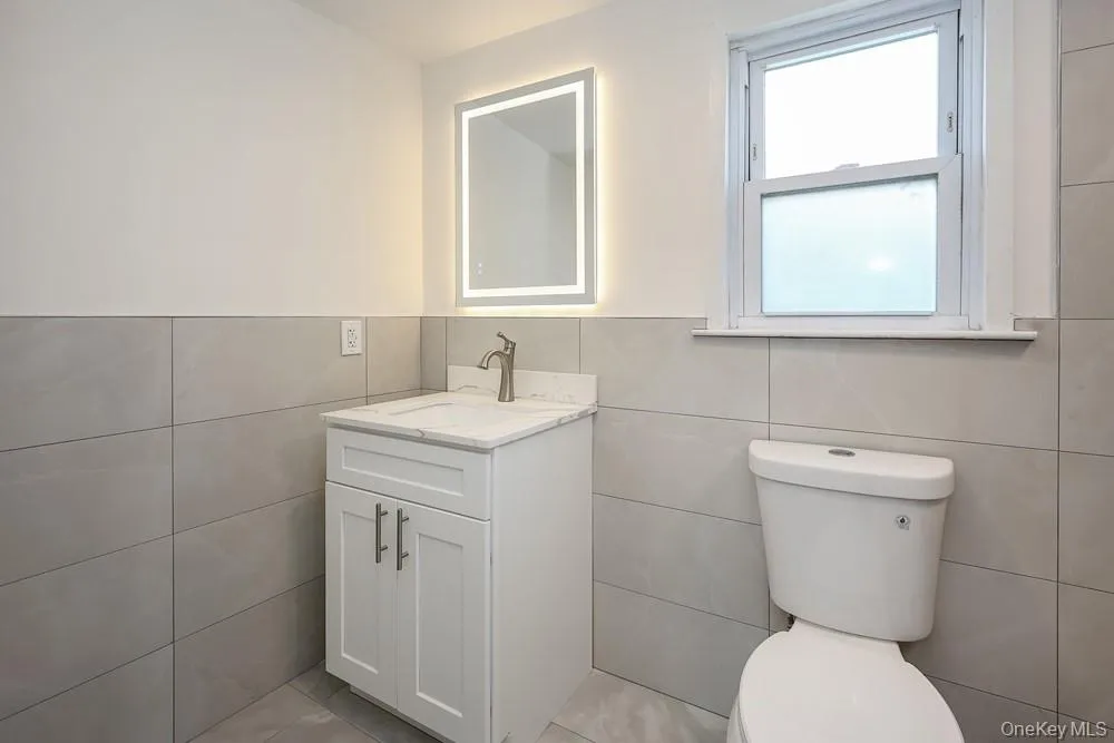 17 Ray Street Freeport, NY 11520