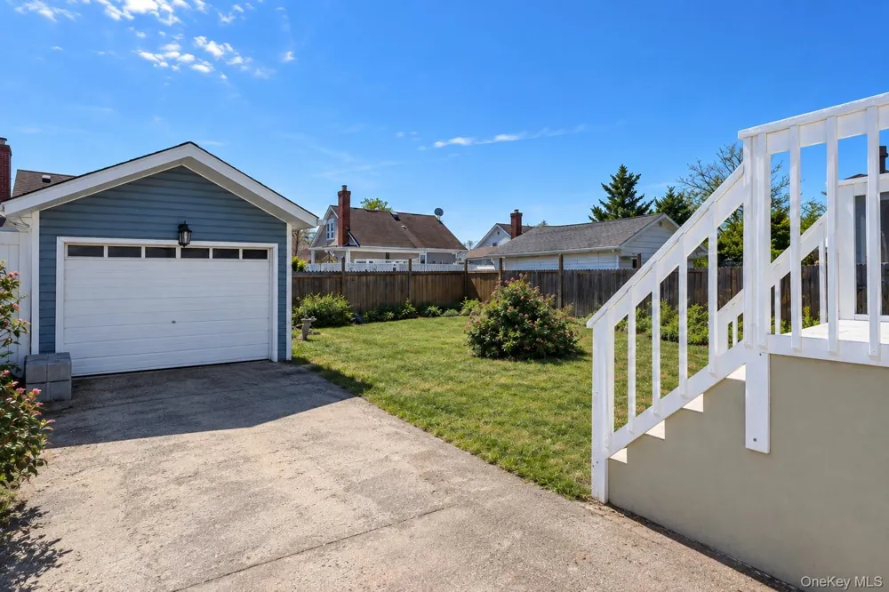 17 Ray Street Freeport, NY 11520