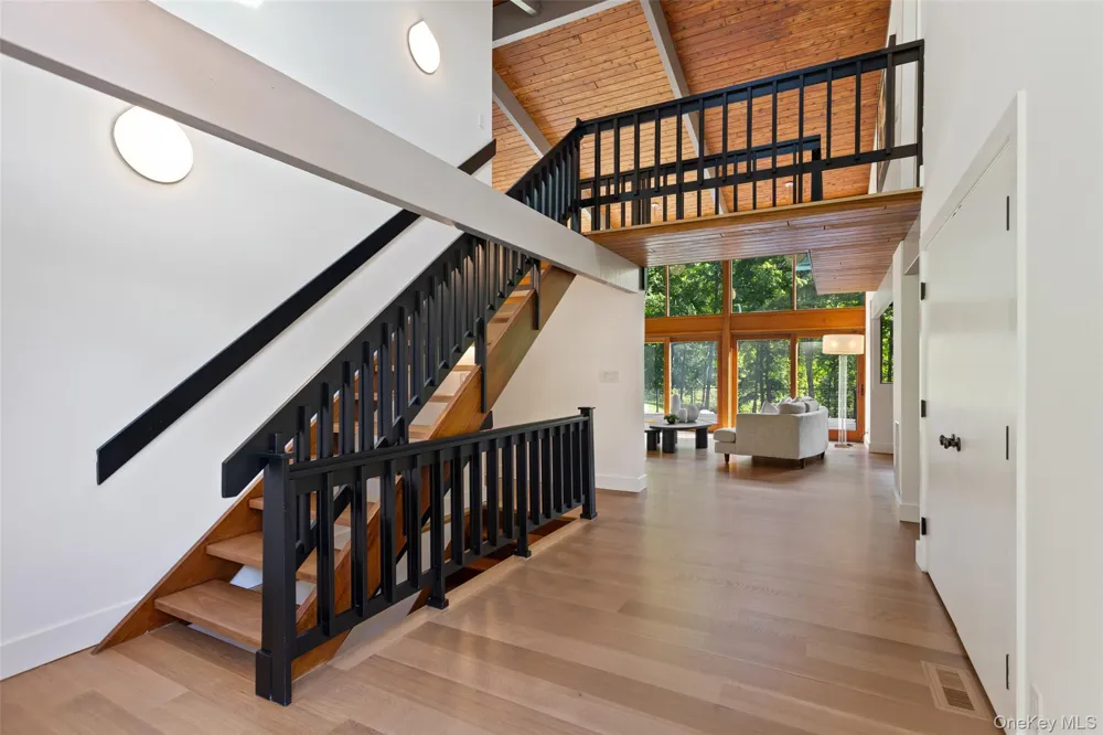 21 Black Spring Road Pound Ridge, NY 10576