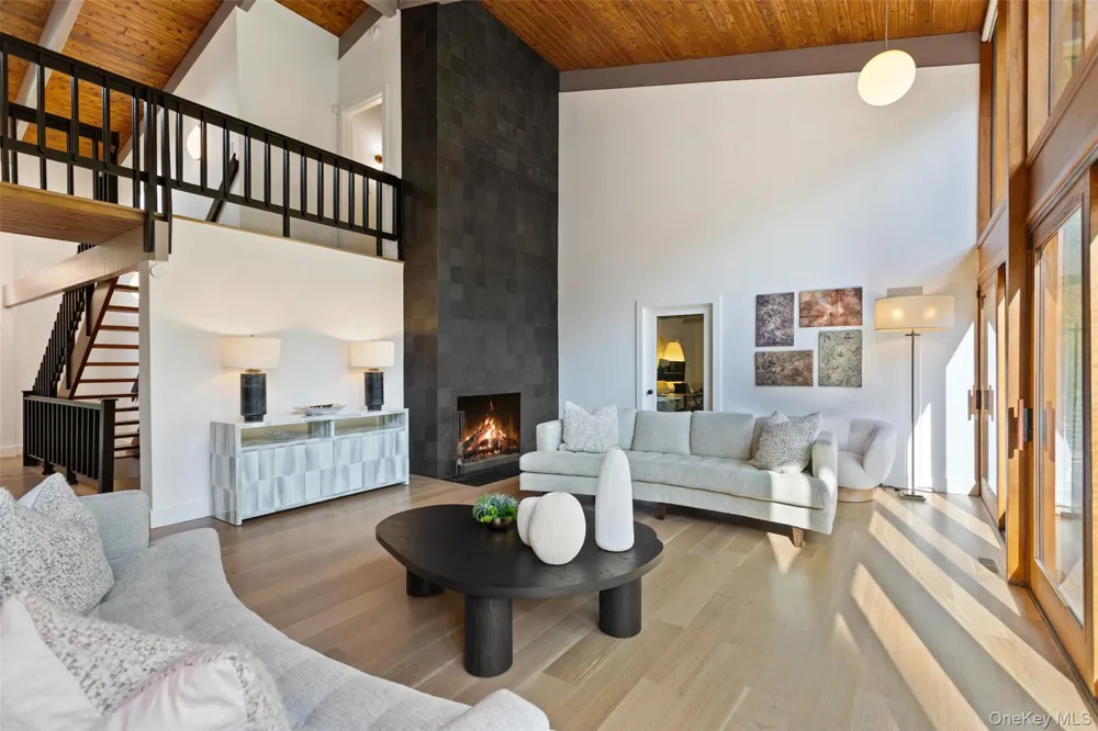 21 Black Spring Road Pound Ridge, NY 10576