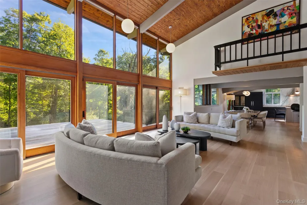 21 Black Spring Road Pound Ridge, NY 10576