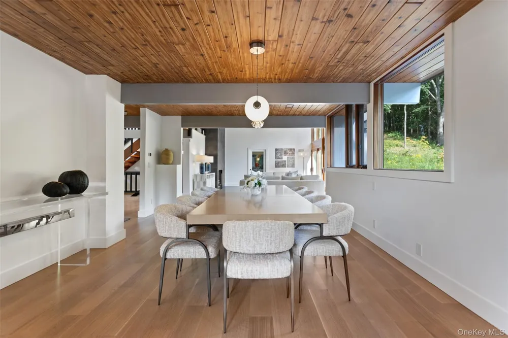 21 Black Spring Road Pound Ridge, NY 10576