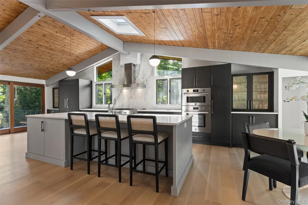 21 Black Spring Road Pound Ridge, NY 10576