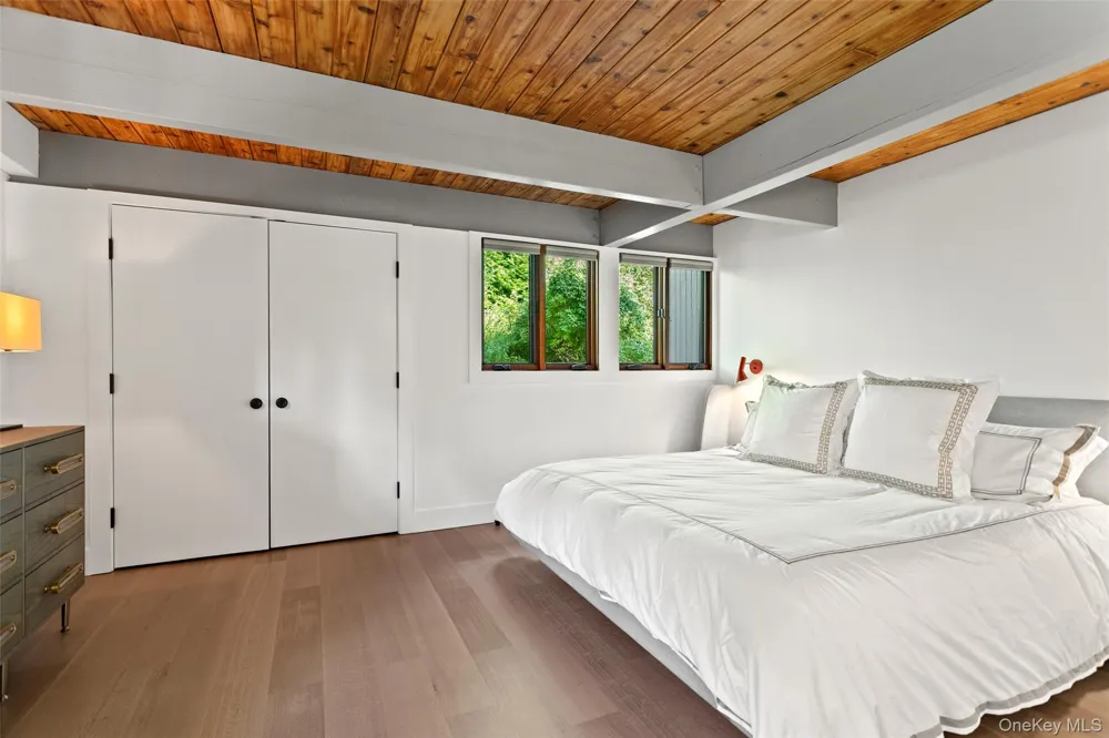 21 Black Spring Road Pound Ridge, NY 10576