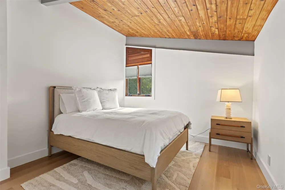 21 Black Spring Road Pound Ridge, NY 10576