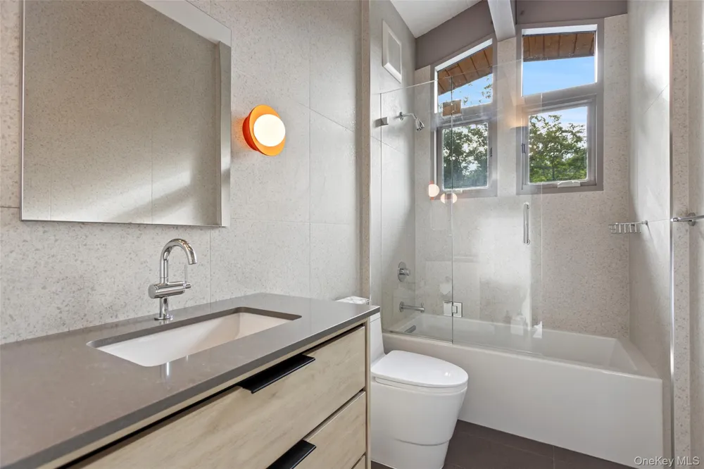 21 Black Spring Road Pound Ridge, NY 10576