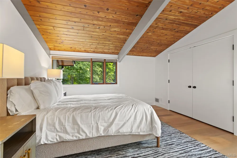 21 Black Spring Road Pound Ridge, NY 10576