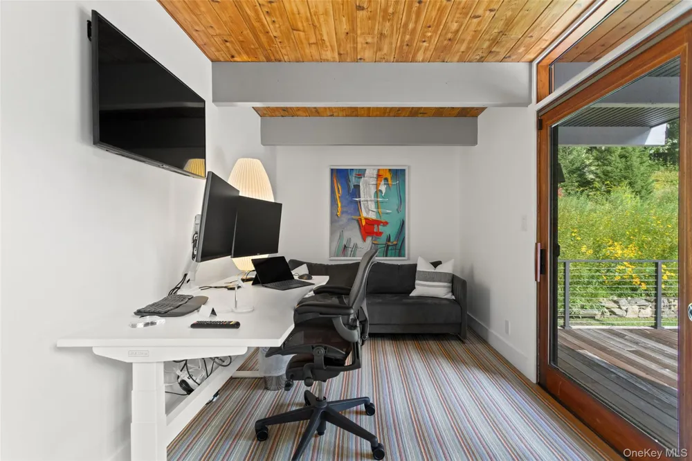 21 Black Spring Road Pound Ridge, NY 10576