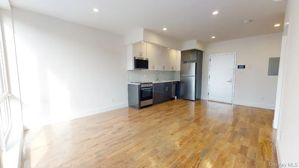 138-28 Queens Boulevard #2C Briarwood, NY 11435