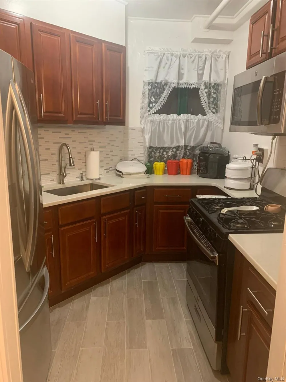 1700 Metropolitan Avenue #6D Bronx, NY 10462