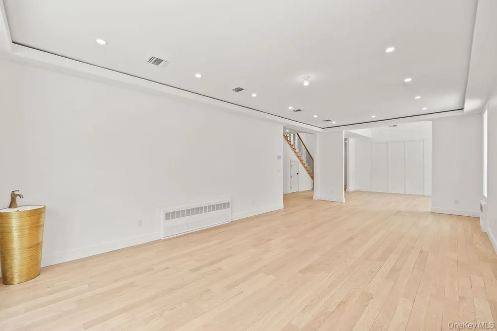 12 Sherman Drive #202 Spring Valley, NY 10977