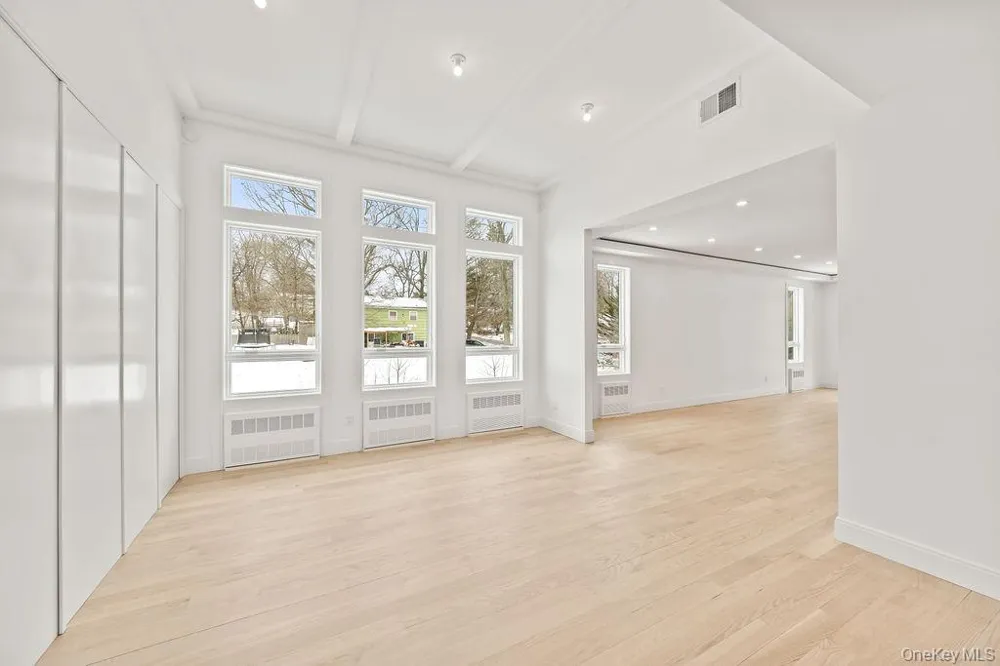 12 Sherman Drive #202 Spring Valley, NY 10977