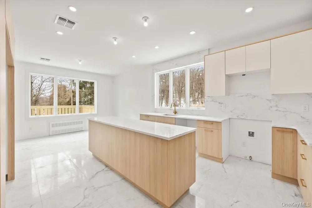 12 Sherman Drive #202 Spring Valley, NY 10977