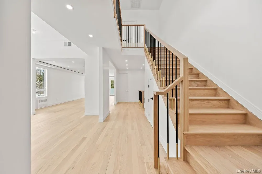 12 Sherman Drive #202 Spring Valley, NY 10977