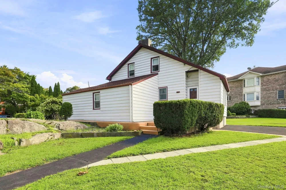 83 Brewster Avenue Yonkers, NY 10701