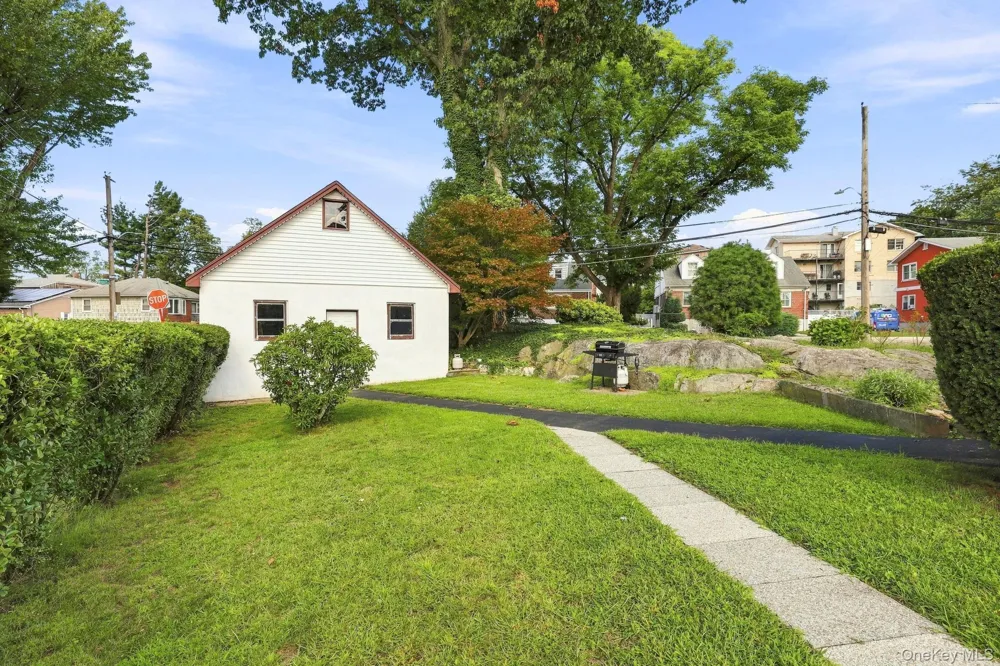 83 Brewster Avenue Yonkers, NY 10701