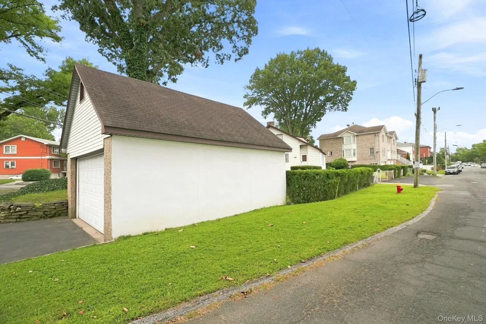 83 Brewster Avenue Yonkers, NY 10701