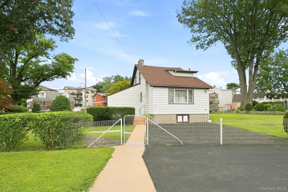 83 Brewster Avenue Yonkers, NY 10701