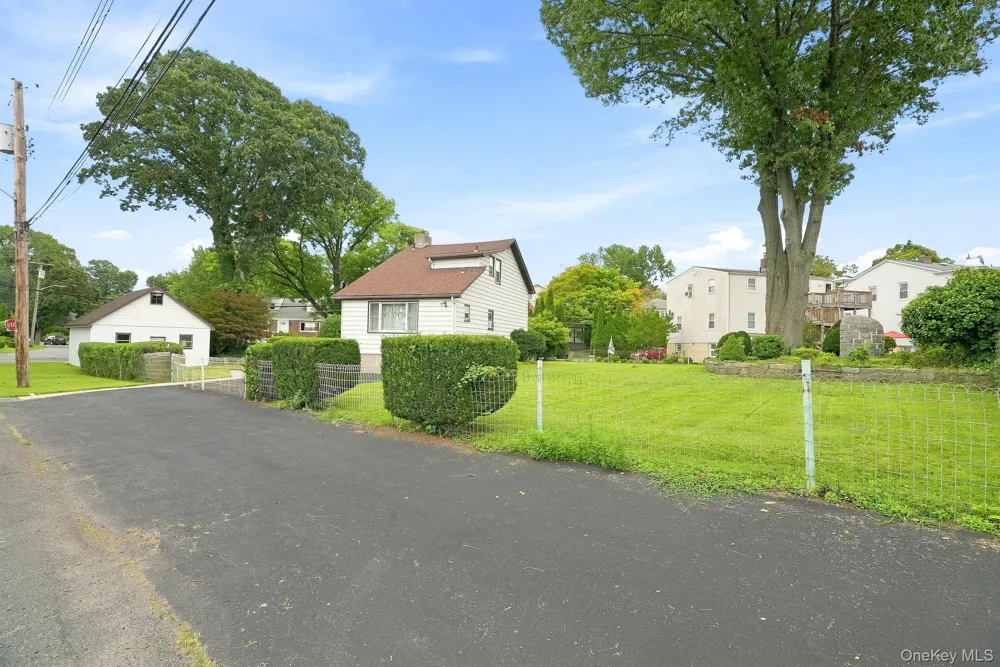 83 Brewster Avenue Yonkers, NY 10701