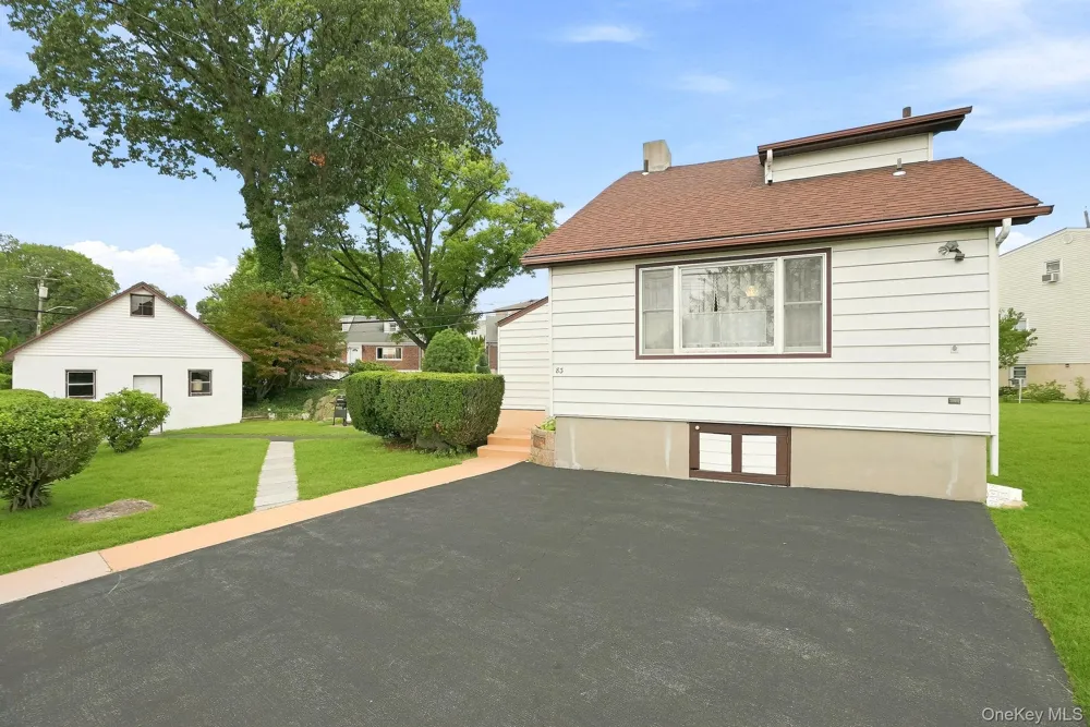 83 Brewster Avenue Yonkers, NY 10701