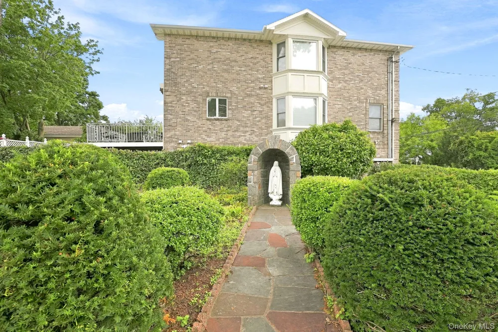 83 Brewster Avenue Yonkers, NY 10701