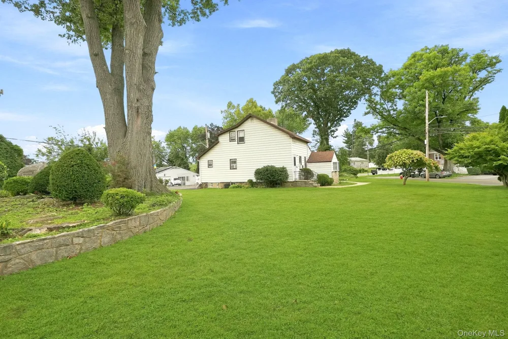 83 Brewster Avenue Yonkers, NY 10701