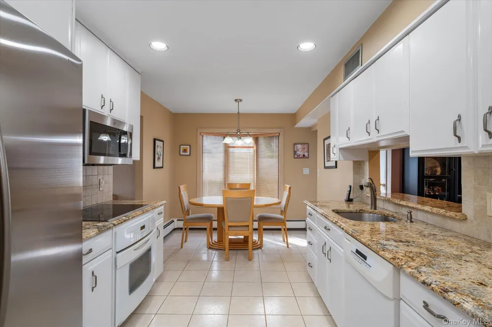 10 Klaibar Lane East Northport, NY 11731