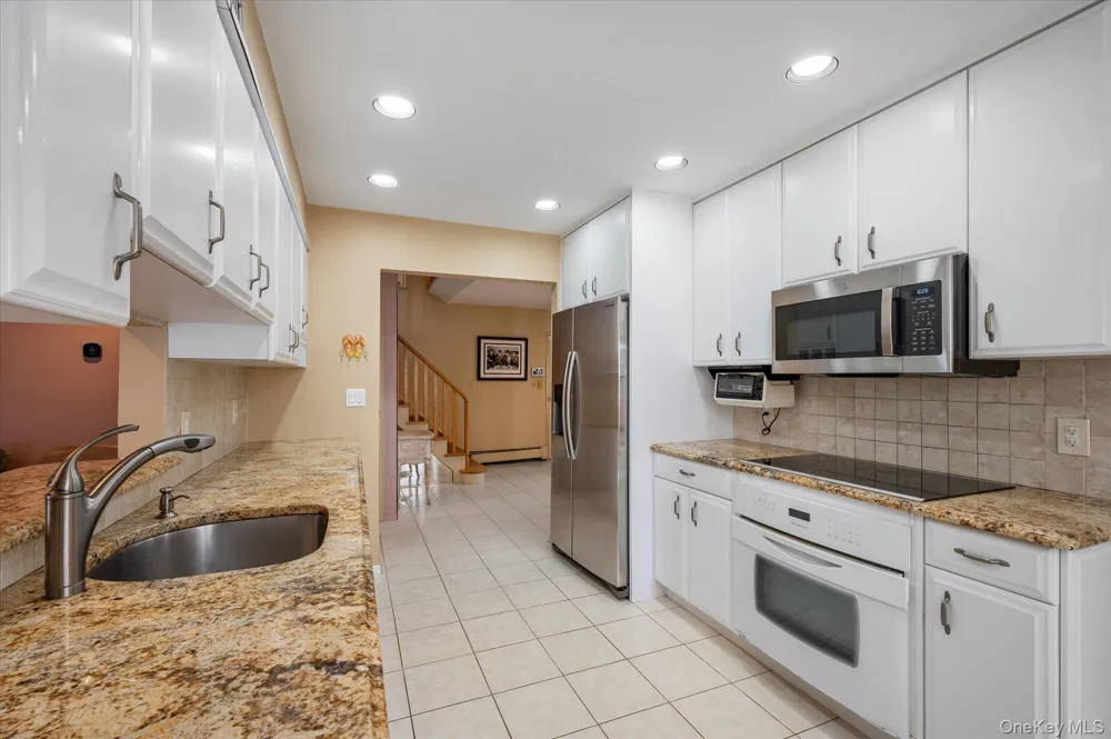 10 Klaibar Lane East Northport, NY 11731