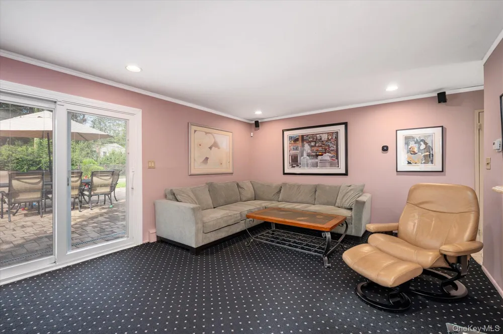 10 Klaibar Lane East Northport, NY 11731