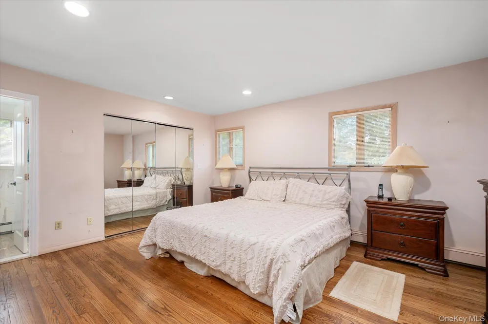 10 Klaibar Lane East Northport, NY 11731