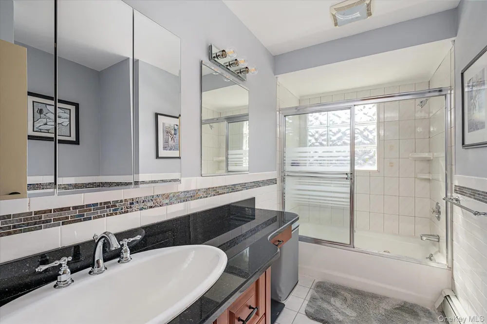 10 Klaibar Lane East Northport, NY 11731