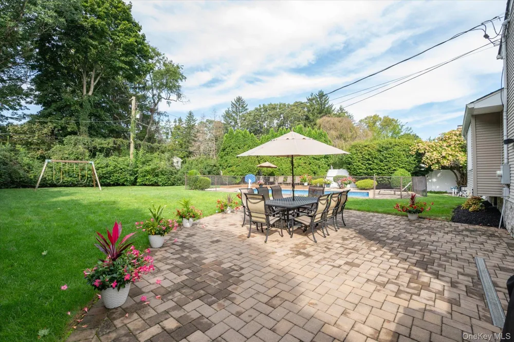 10 Klaibar Lane East Northport, NY 11731