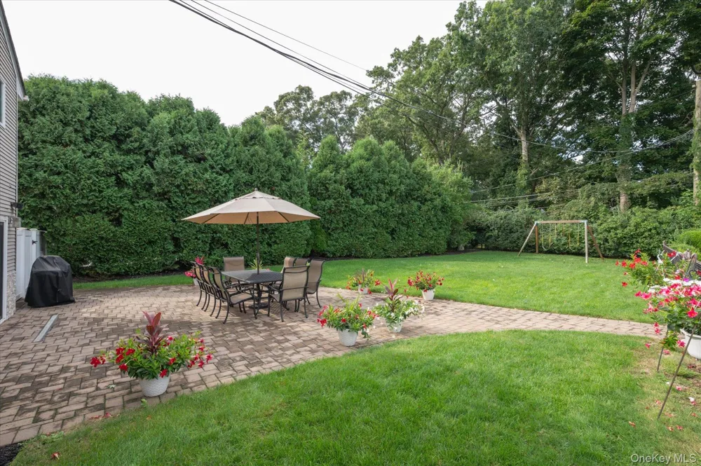 10 Klaibar Lane East Northport, NY 11731