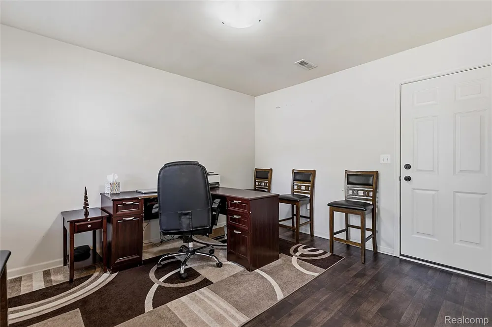 561 Parkdale Lane Ferndale City, MI 48220