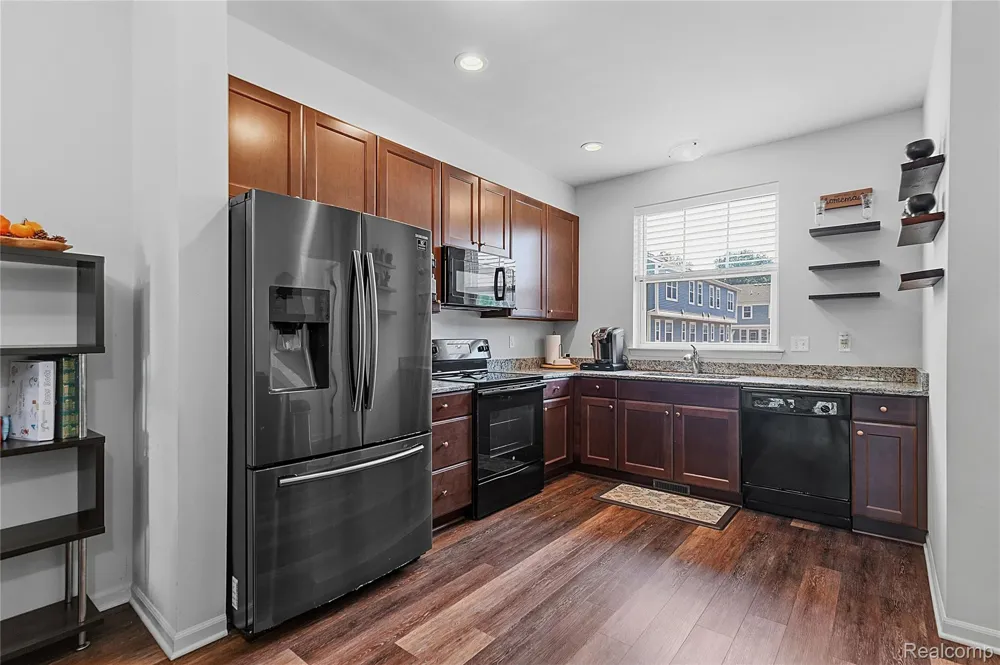 561 Parkdale Lane Ferndale City, MI 48220