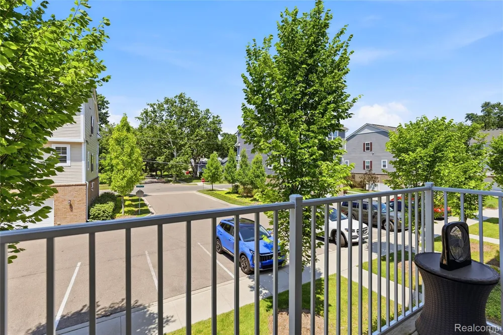 561 Parkdale Lane Ferndale City, MI 48220