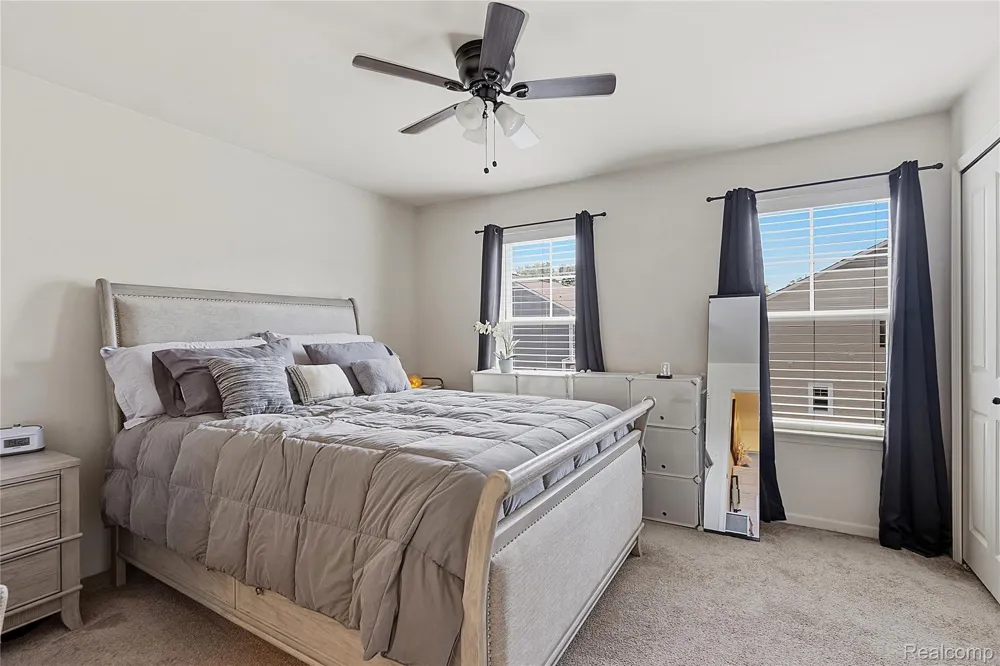 561 Parkdale Lane Ferndale City, MI 48220