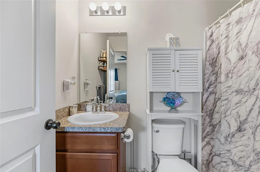 561 Parkdale Lane Ferndale City, MI 48220