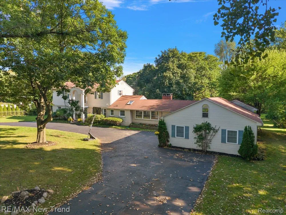 1450 Lenox Road Bloomfield Charter Township, MI 48304