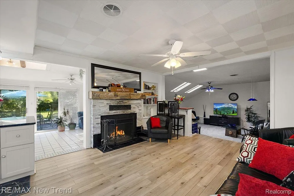 1450 Lenox Road Bloomfield Charter Township, MI 48304