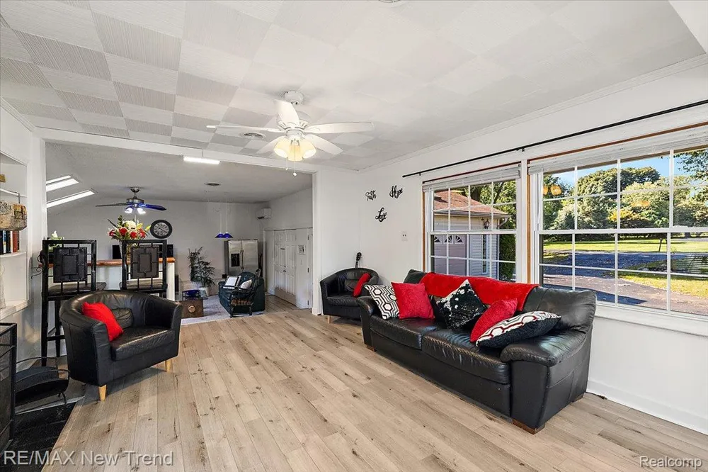 1450 Lenox Road Bloomfield Charter Township, MI 48304