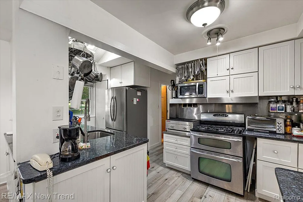 1450 Lenox Road Bloomfield Charter Township, MI 48304
