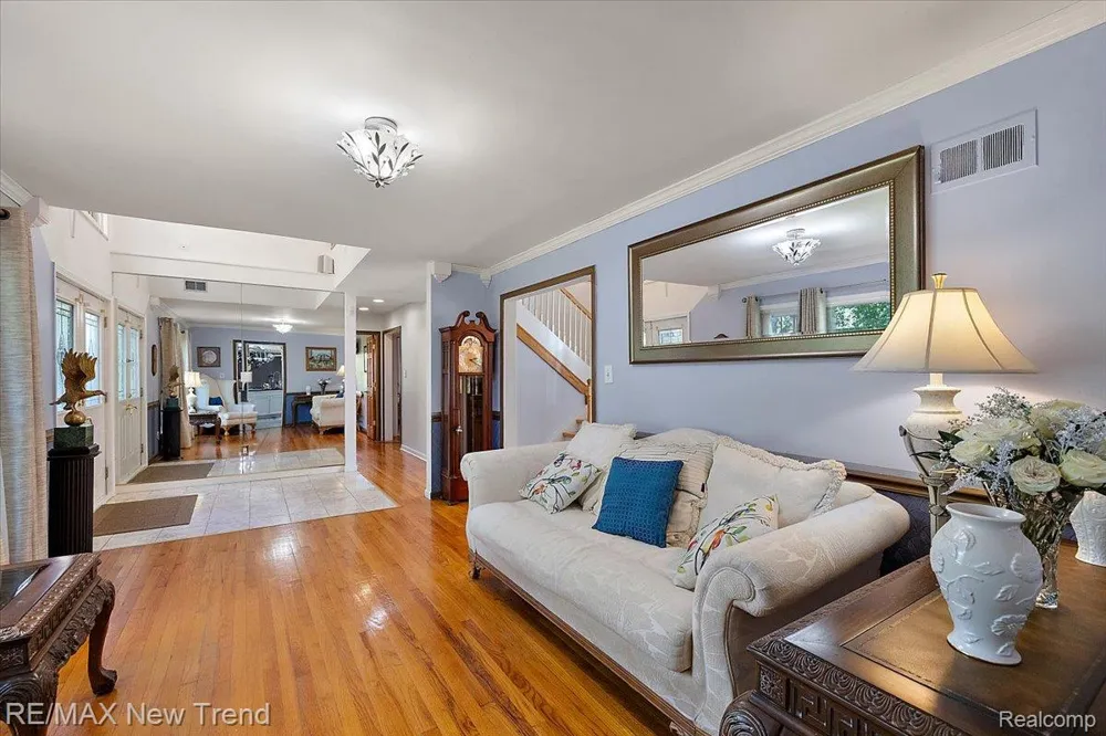 1450 Lenox Road Bloomfield Charter Township, MI 48304
