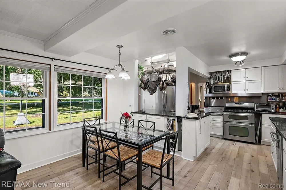 1450 Lenox Road Bloomfield Charter Township, MI 48304