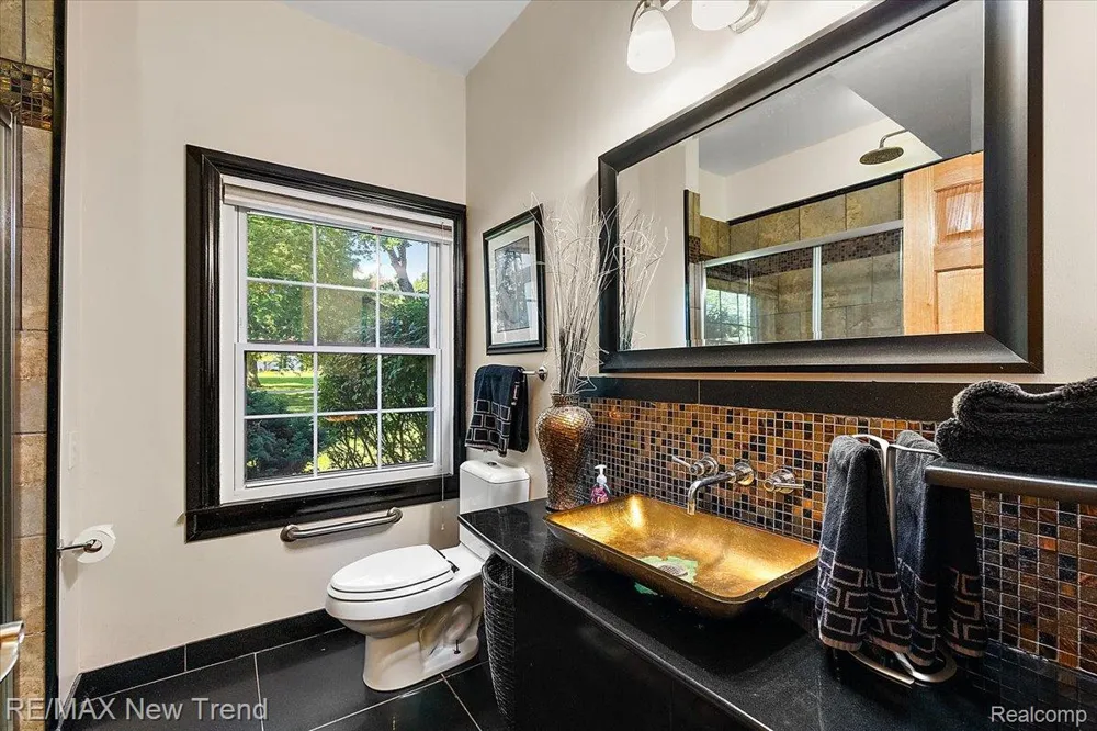 1450 Lenox Road Bloomfield Charter Township, MI 48304