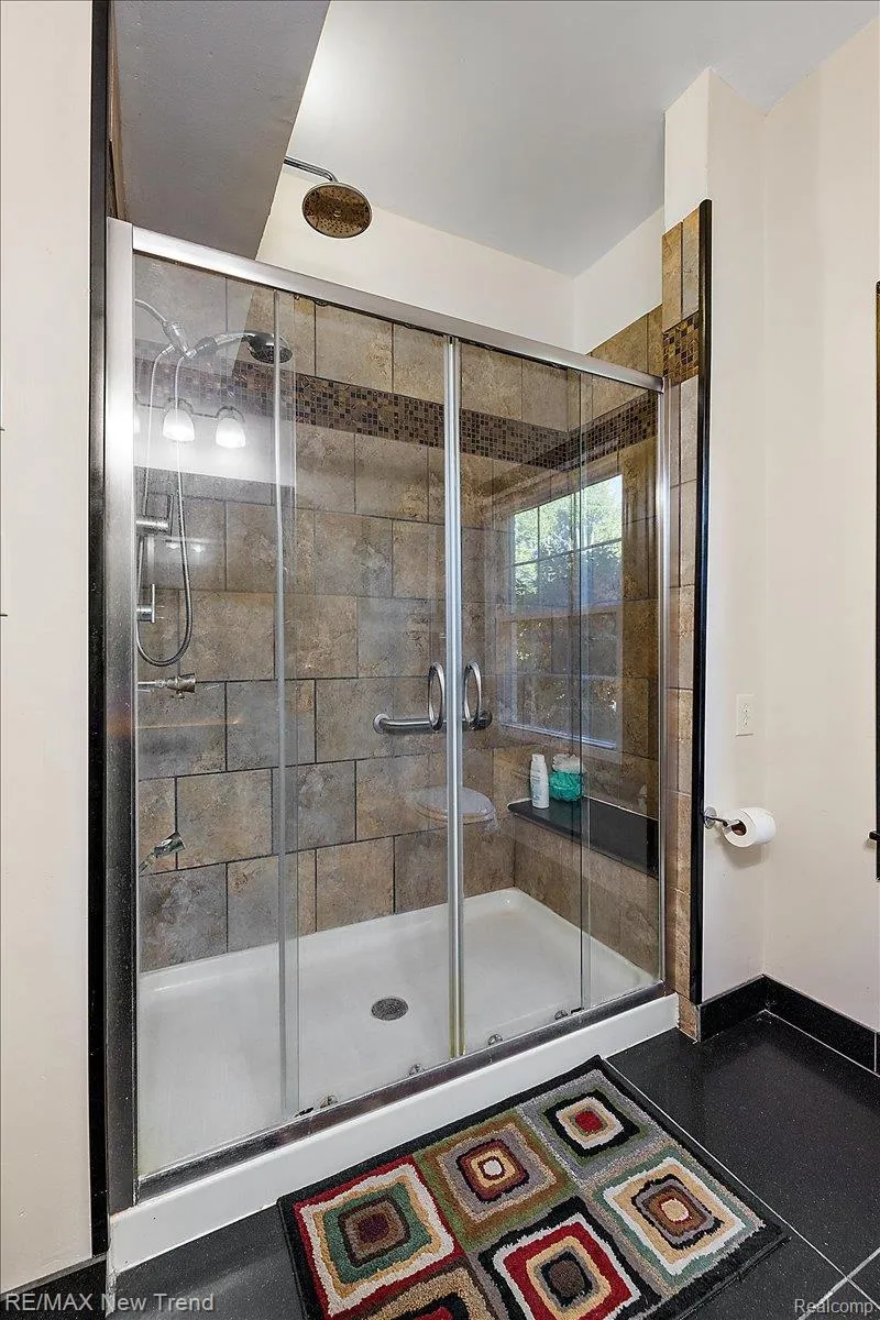 1450 Lenox Road Bloomfield Charter Township, MI 48304